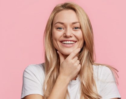 Smiling girl with healthy teeth. 